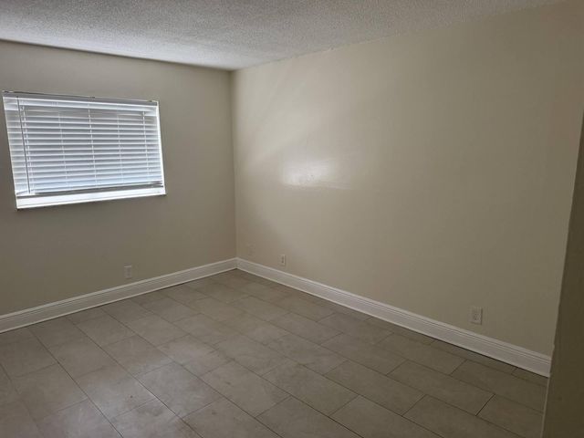 1151 NE 16th Court 2, Fort Lauderdale, FL 33305