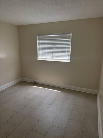 1151 NE 16th Court 2, Fort Lauderdale, FL 33305