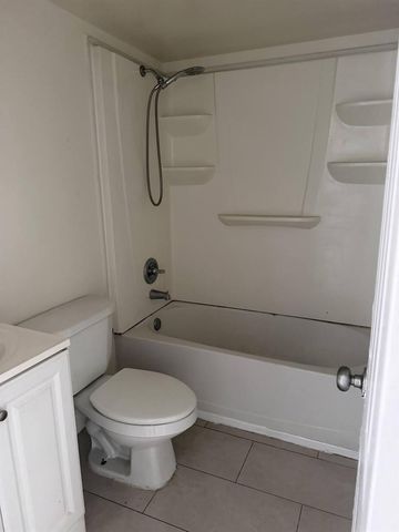 1151 NE 16th Court 2, Fort Lauderdale, FL 33305