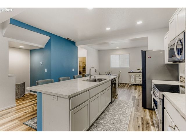 7784 Nw SITKA Ter, Portland, OR 97229