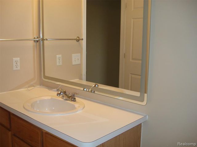 1782 Shepherds, Troy, MI 48084