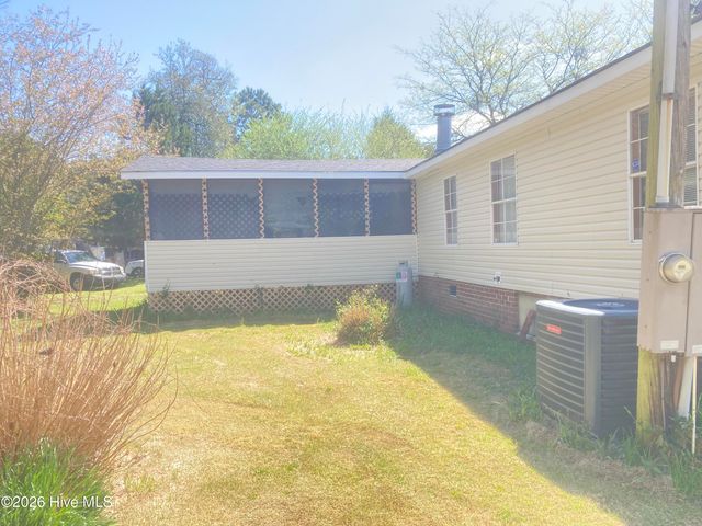 1586 Gum Swamp Church Road, Greenville, NC 27834