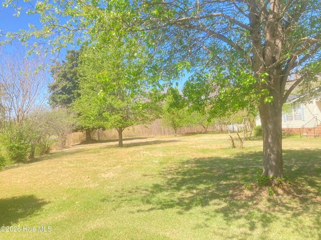 1586 Gum Swamp Church Road, Greenville, NC 27834