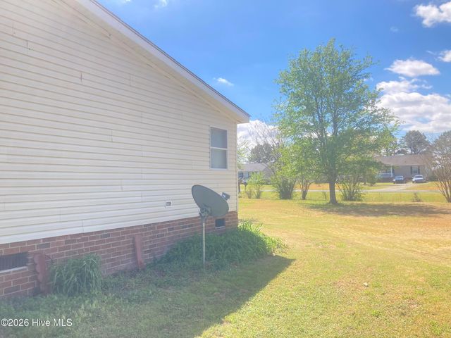 1586 Gum Swamp Church Road, Greenville, NC 27834