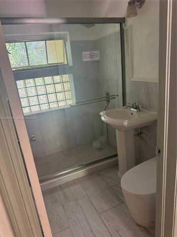 12110 NE 11th Pl, North Miami, FL 33161