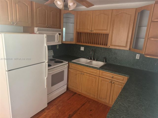 12110 NE 11th Pl, North Miami, FL 33161