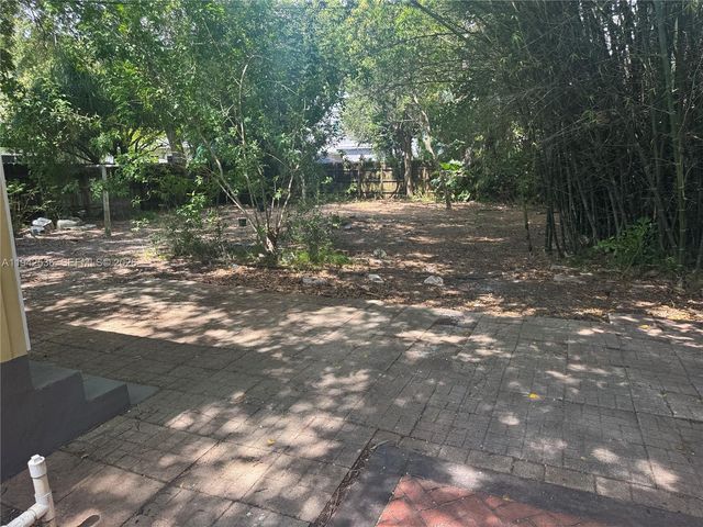 12110 NE 11th Pl, North Miami, FL 33161