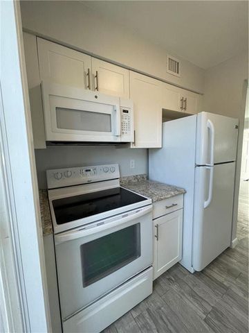 616 NE 11th Avenue, Pompano Beach, FL 33060