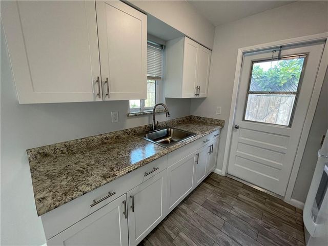 616 NE 11th Avenue, Pompano Beach, FL 33060
