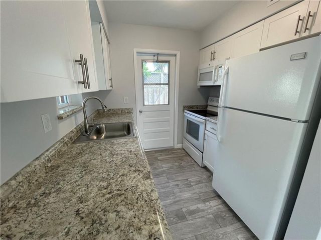 616 NE 11th Avenue, Pompano Beach, FL 33060