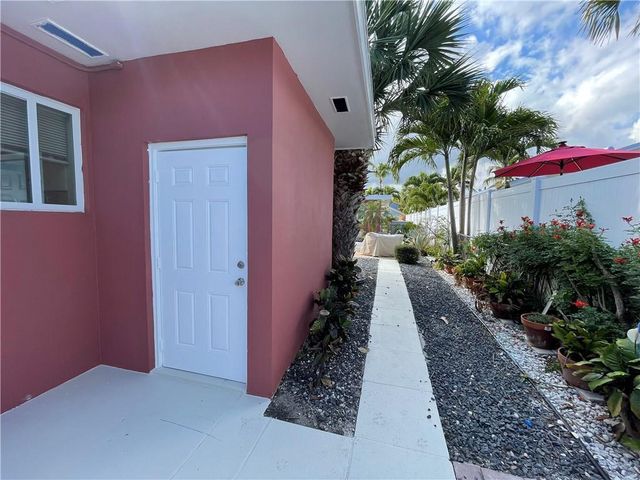 616 NE 11th Avenue, Pompano Beach, FL 33060