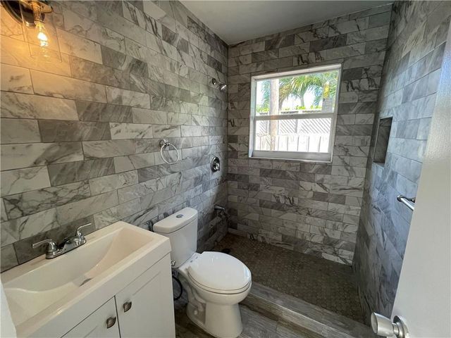 616 NE 11th Avenue, Pompano Beach, FL 33060
