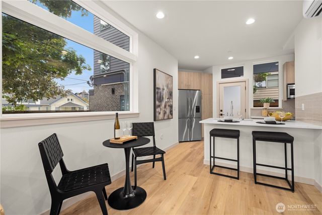 7005 9th Avenue NE, Seattle, WA 98115