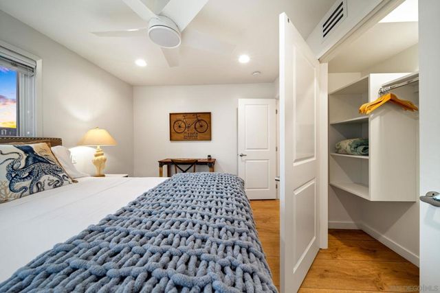 5112 Saratoga Ave 3, San Diego, CA 92107