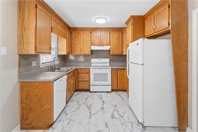 320 Crossville Court, Roswell, GA 30076