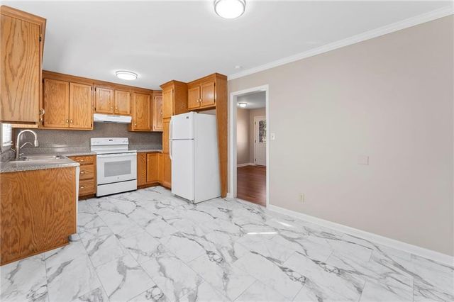 320 Crossville Court, Roswell, GA 30076