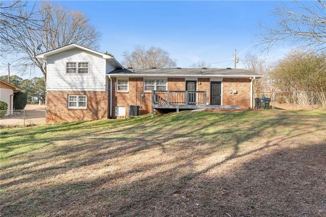 320 Crossville Court, Roswell, GA 30076