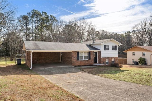 320 Crossville Court, Roswell, GA 30076