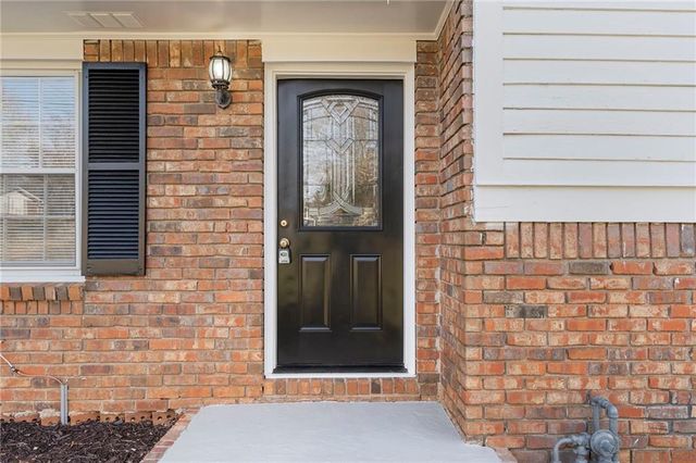 320 Crossville Court, Roswell, GA 30076