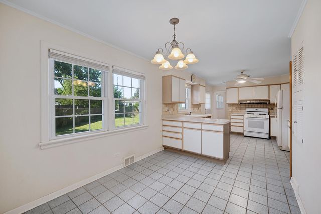 1430 Evergreen Terrace, Glenview, IL 60025