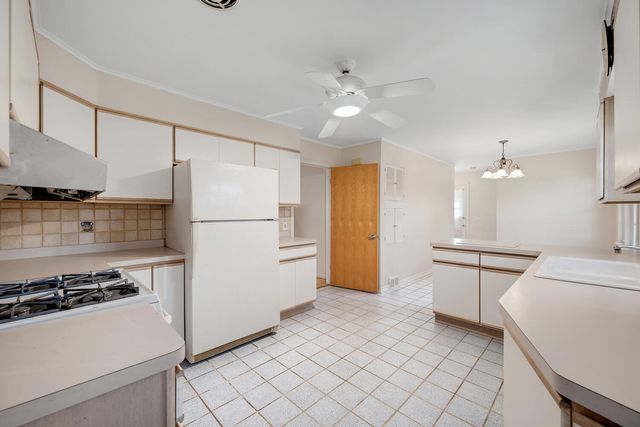 1430 Evergreen Terrace, Glenview, IL 60025