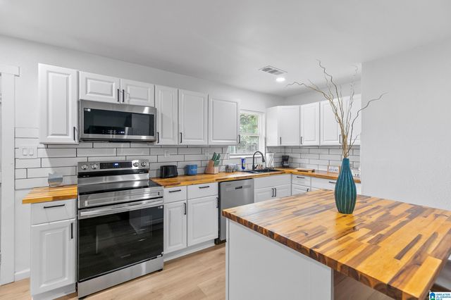 916 MCMILLON AVENUE SW, Birmingham, AL 35211