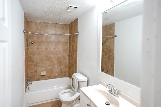 2107 Hazlitt Drive, Houston, TX 77032