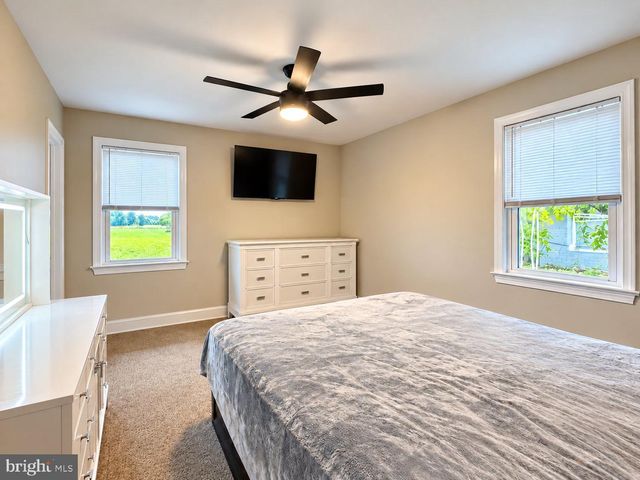 506 S NEW MIDDLETOWN RD, Media, PA 19063