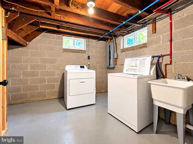 506 S NEW MIDDLETOWN RD, Media, PA 19063