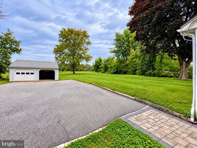 506 S NEW MIDDLETOWN RD, Media, PA 19063