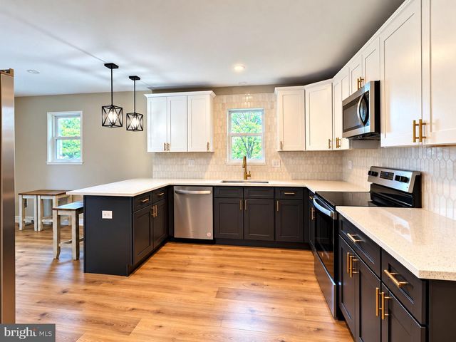 506 S NEW MIDDLETOWN RD, Media, PA 19063