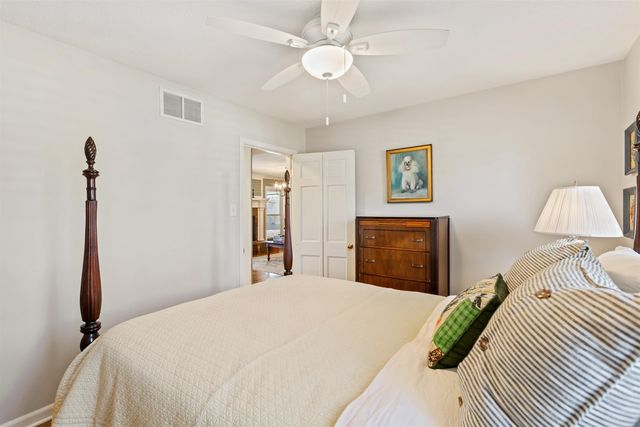 6101 IVAWOOD DR, Bartlett, TN 38134