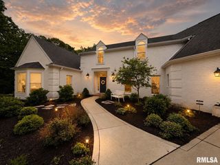 804 W GRAND OAK Drive, Peoria, IL 61615