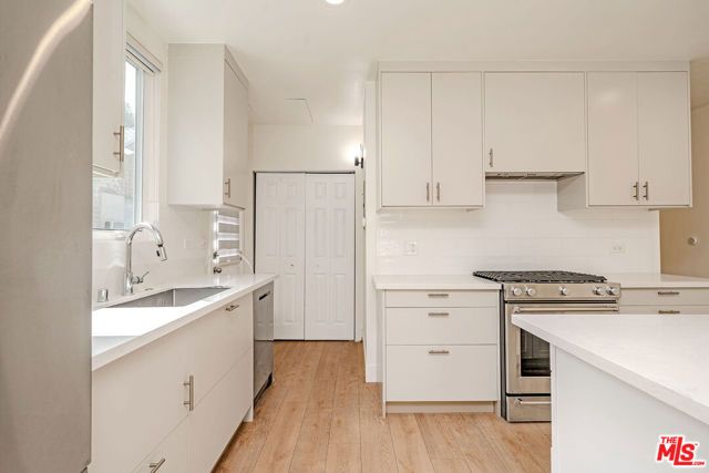 5430 Monroe Street, Los Angeles, CA 90038