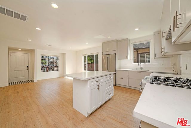 5430 Monroe Street, Los Angeles, CA 90038