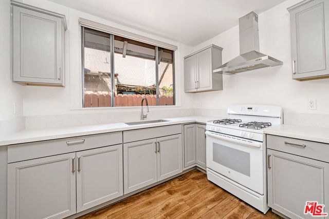 5430 Monroe Street, Los Angeles, CA 90038