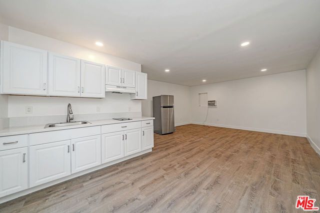 5430 Monroe Street, Los Angeles, CA 90038