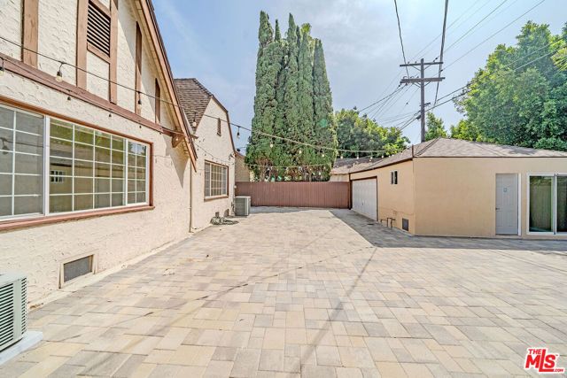 5430 Monroe Street, Los Angeles, CA 90038