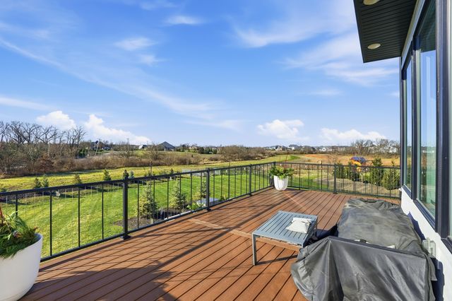 10092 Tall Grass Trail, St. John, IN 46373