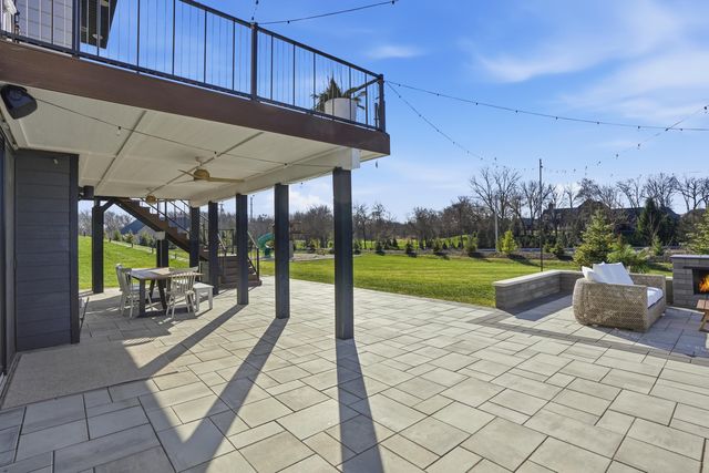 10092 Tall Grass Trail, St. John, IN 46373