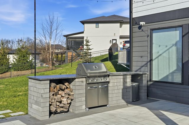 10092 Tall Grass Trail, St. John, IN 46373