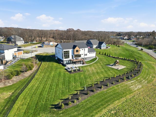 10092 Tall Grass Trail, St. John, IN 46373