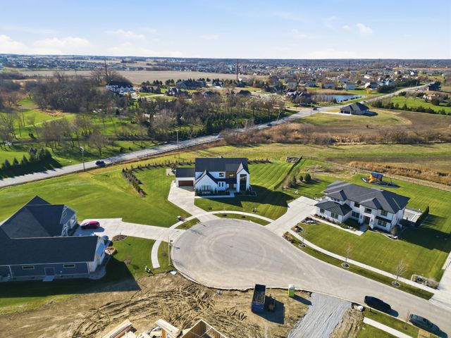 10092 Tall Grass Trail, St. John, IN 46373