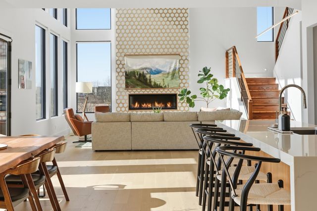 10092 Tall Grass Trail, St. John, IN 46373