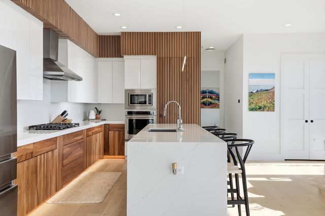 10092 Tall Grass Trail, St. John, IN 46373