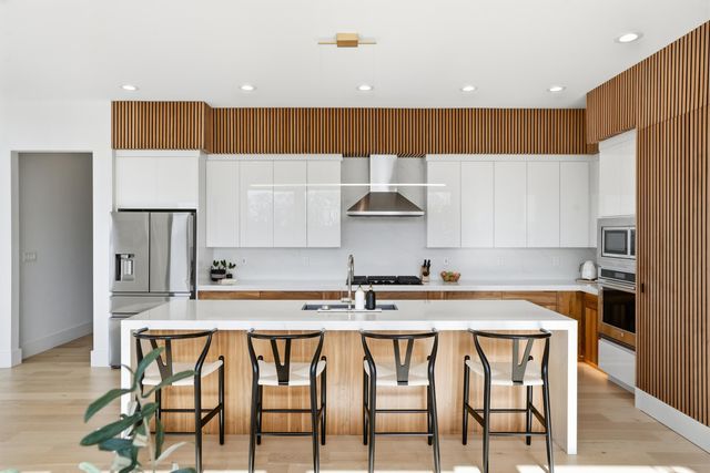 10092 Tall Grass Trail, St. John, IN 46373