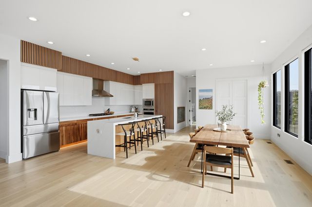 10092 Tall Grass Trail, St. John, IN 46373