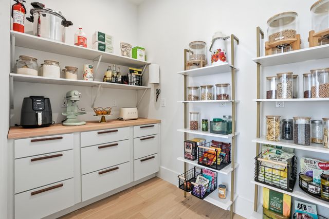 10092 Tall Grass Trail, St. John, IN 46373