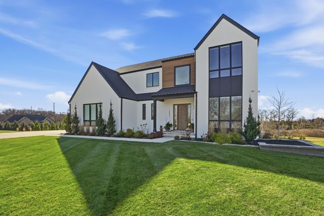 10092 Tall Grass Trail, St. John, IN 46373