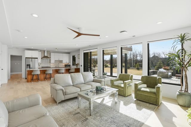 10092 Tall Grass Trail, St. John, IN 46373